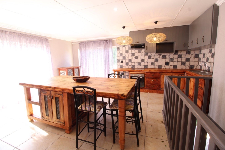6 Bedroom Property for Sale in Doringkruin North West